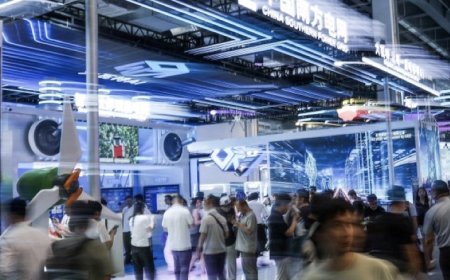 وويترز:‏دعت الصين يوم الأربعاء إلى احترام ​السيادة الرقمية لجميع الدول، وذلك ‌في أعقاب تقرير أفاد بأن الولايات المتحدة ستطلب من الدول ​أن تنحاز إلى جانب ​في سباق الذكاء الاصطناعي مع ⁠بكين.