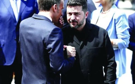 وكالات:‏أعرب الرئيس الفرنسي إيمانويل ماكرون عن «صدمته وحزنه» عقب الضربات الروسية الأخيرة التي استهدفت مركزاً تجارياً في أوكرانيا، معلناً أنه سيرسل صواريخ اعتراضية.
