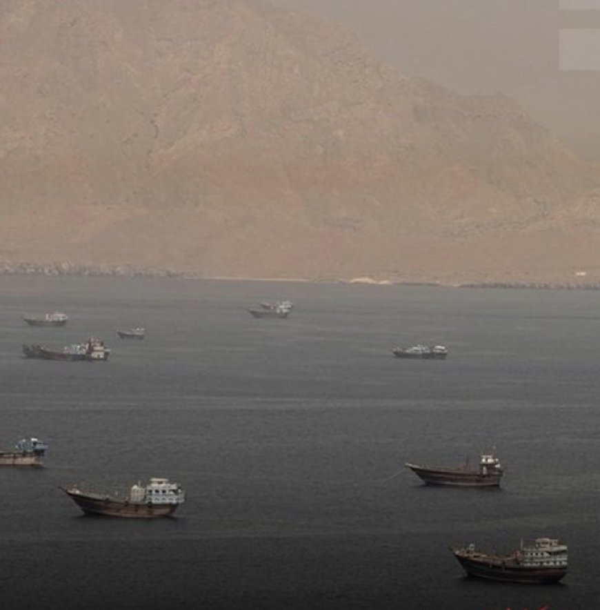 وكالات:التلفزيون الإيراني عن مصدر مطلع: الاتفاق المحتمل بين إيران وسلطنة عُمان بشأن مرور السفن عبر مضيق هرمز لا علاقة له بالفتح الفوري للمضيق.