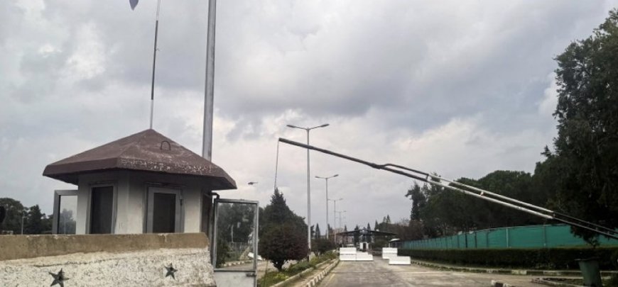 رويترز:‏نقلت الوكالة العربية السورية للأنباء عن ​وزارة الخارجية السورية القول إن دمشق وموسكو توصلتا إلى مذكرة تفاهم ​تحدد مستقبل القاعدتين ​الروسيتين في طرطوس وحميميم.