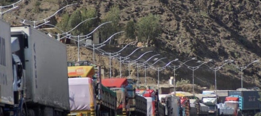 وكالات:‏باكستان تعيد فتح معابرها الحدودية مع أفغانستان بعد 300 يوم من القيود.
